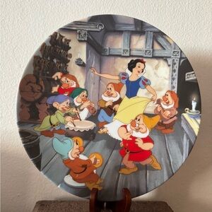 Snow White and the Seven Dwarfs Decorative Plate